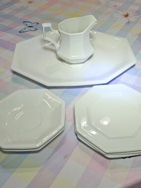 Vintage Johnson Brothers Heritage White‎ Ironstone 7-Piece Serving Set
